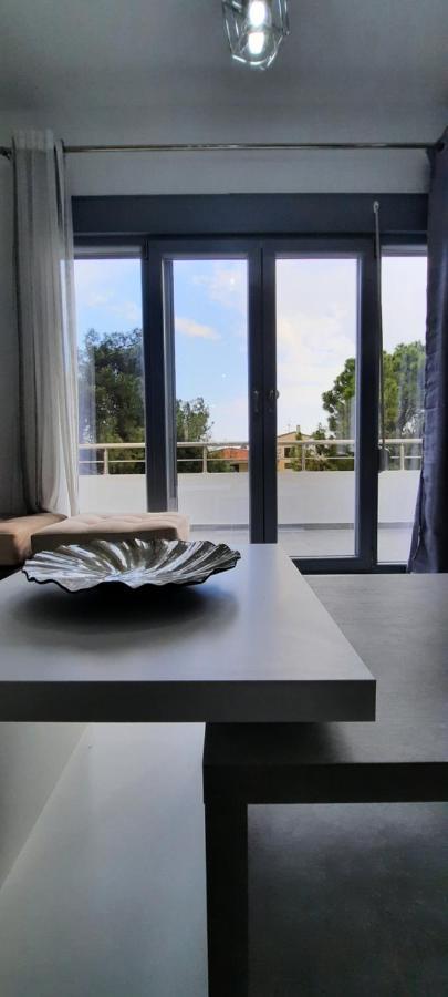 νεόκτιστη βίλα, χώρα πυθαγορείου